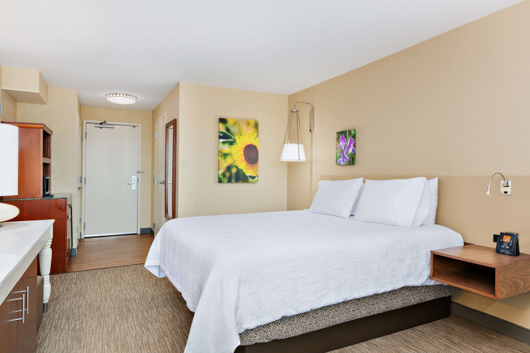 Bedroom 3, Hilton Garden Inn Folsom, Sacramento
