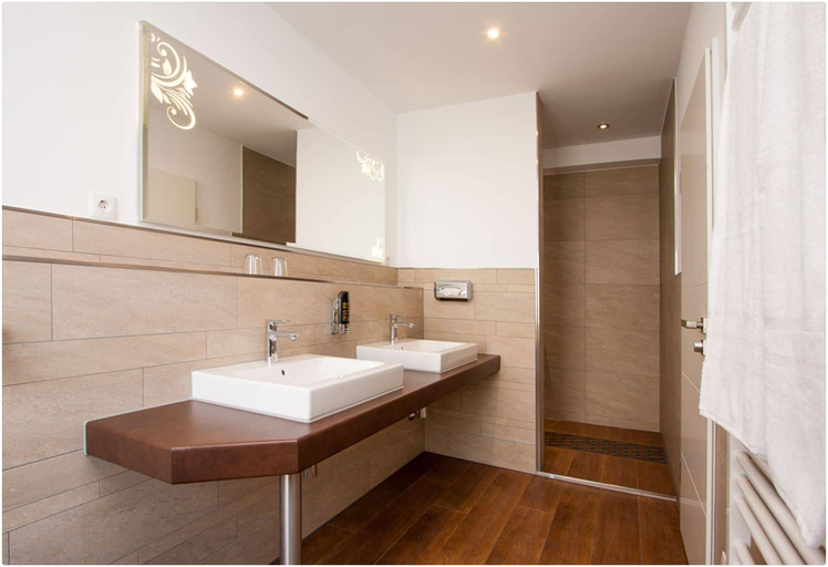 Bathroom 5, Hotel Alt Westerholt, Recklinghausen