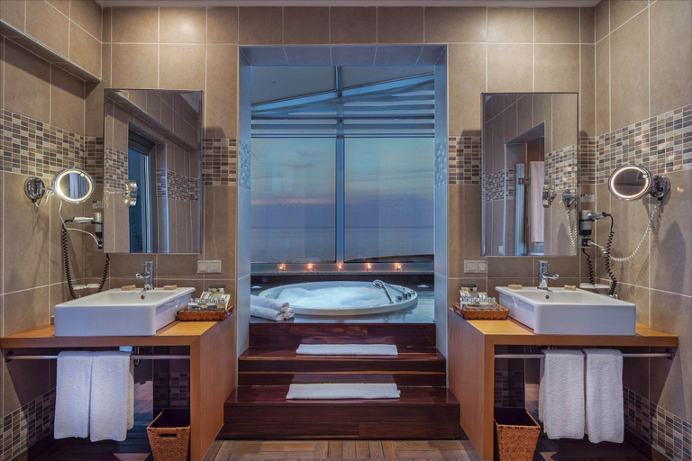 Bathroom 5, Rixos Sungate - The Land of Legends Access, Kemer