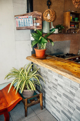 Food & Drinks 3, Apol's Home, Burgos