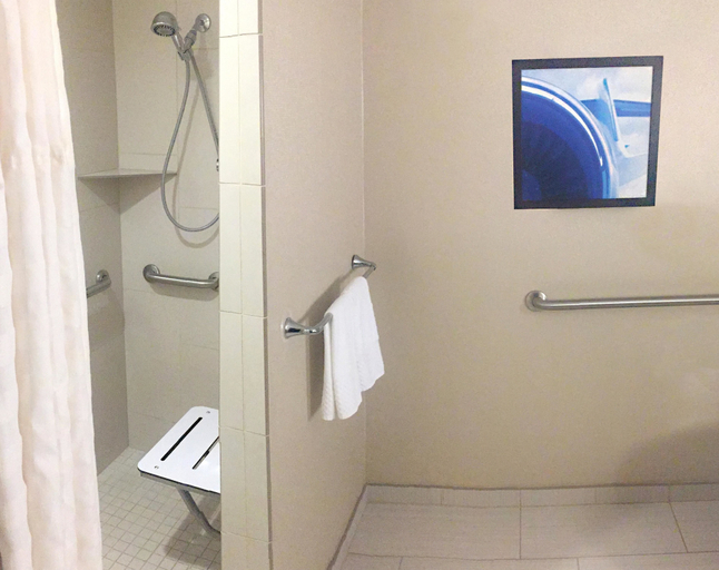 Bathroom 5, DoubleTree by Hilton Houston Hobby Airport, Houston
