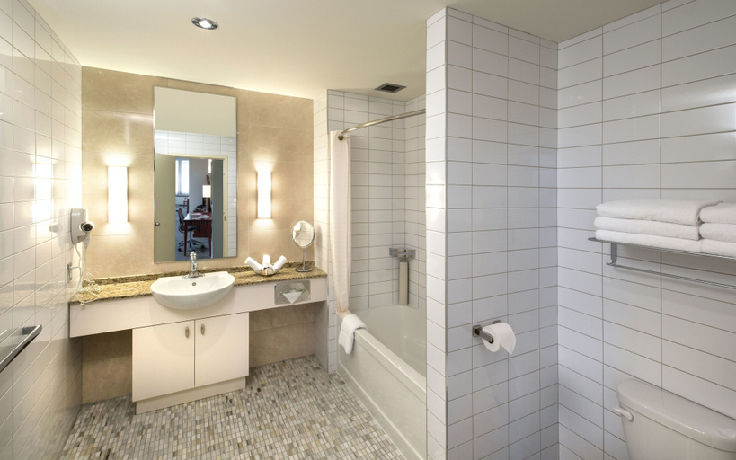 Bathroom 4, Le Square Phillips Hotel And Suites, Montréal