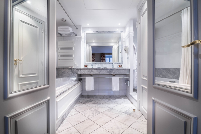 Bathroom 4, Hôtel Le Lavoisier & Spa, Paris