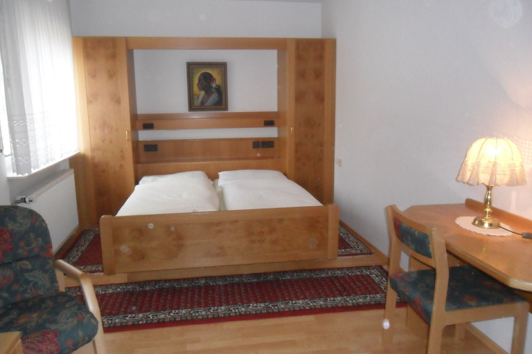 Bedroom 2, Hotel Badstube, Kaiserslautern