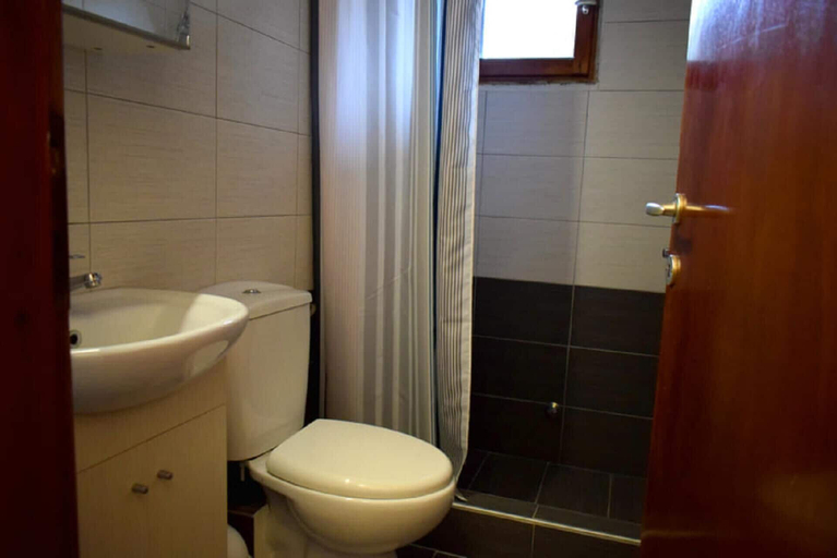Bathroom 4, Apt - Sleeps 4 - Pets Ok - Parking - Balcony, Central Macedonia