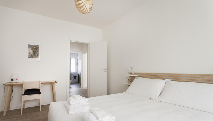 Bedroom 3, Sebastiano Veniero 8, Milano