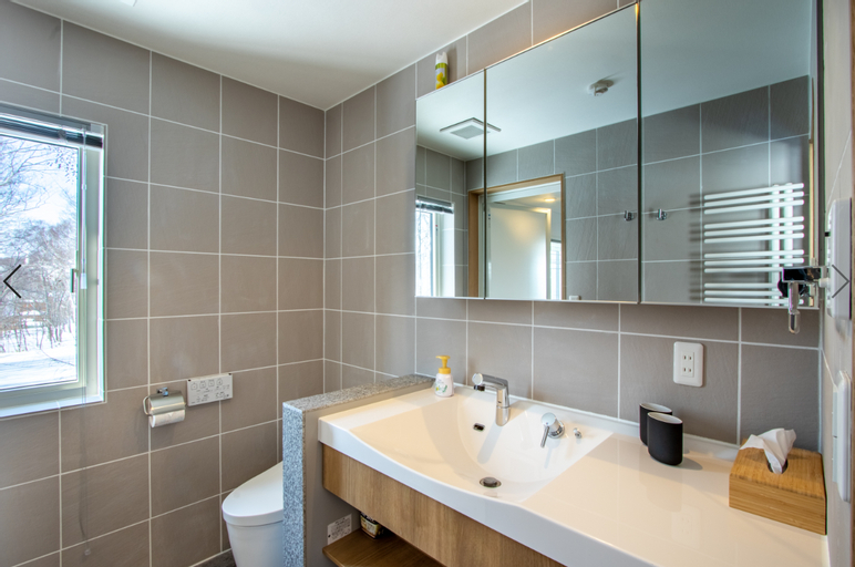 Bathroom 3, Iguru Ski Chalet, Rusutsu