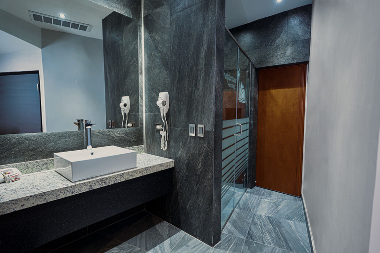 Bathroom 4, Motel Mediterraneo, Mexicali