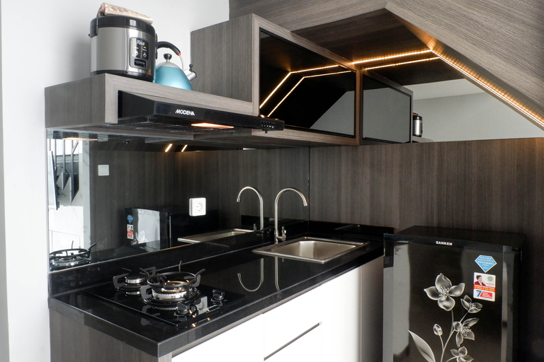 Others 4, Comfy Studio Loft at Icon Gresik Apartment near Exit Tol Gresik By Travelio, Gresik