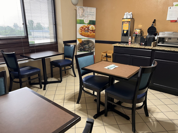 Food & Drinks 5, Quality Inn Maysville Area, Mason