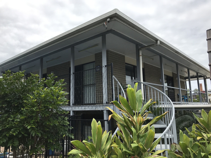 Exterior & Views 1