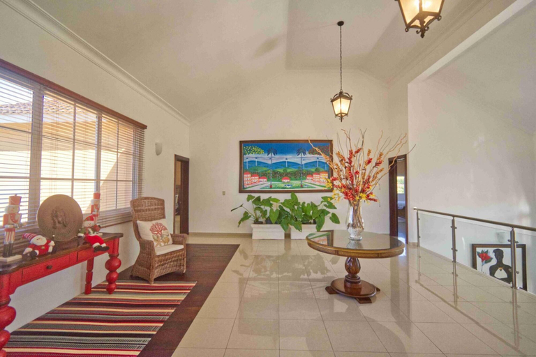 Room 5, Large Golf View Villa With Pool Jacuzzi and Staff, Salvaleon de Higuey