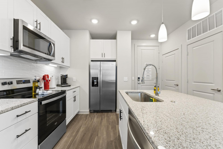 Room 3, Prime Soco Charming 1BR King Suite w Pool Parking, Travis