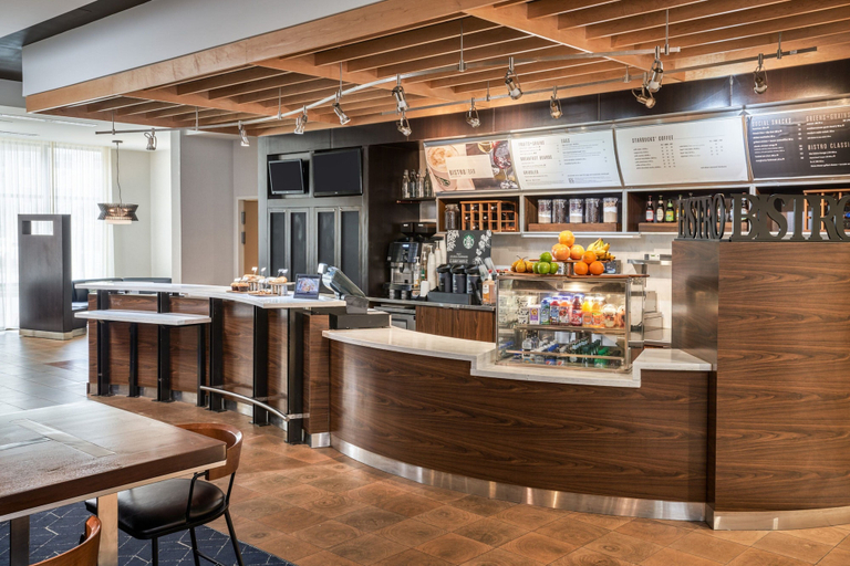 Food & Drinks 5, Courtyard Glassboro Rowan University, Gloucester