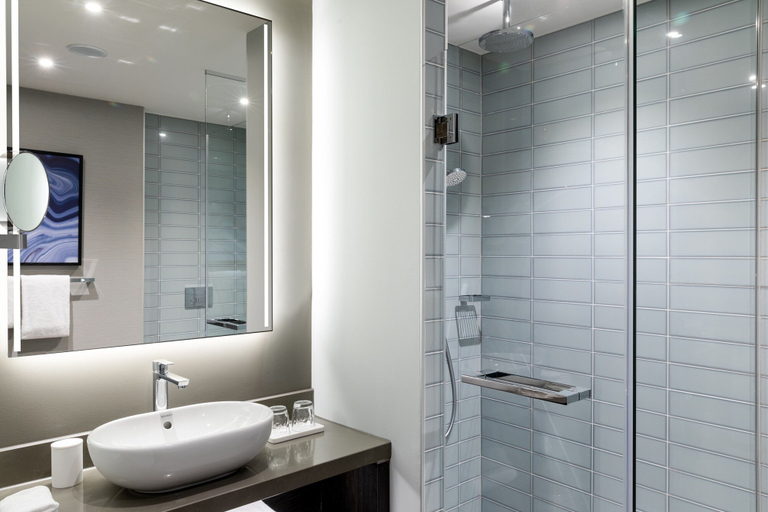 Bathroom 5, The Den, ‘s-Hertogenbosch, a Tribute Portfolio Hotel, 's-Hertogenbosch