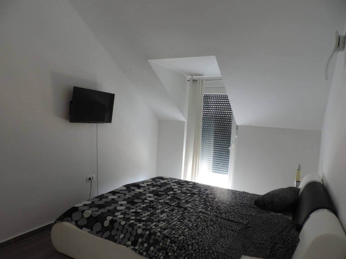 Bedroom 3, Luxurious 2-bed Appartment in Mandre With Pool, Pag