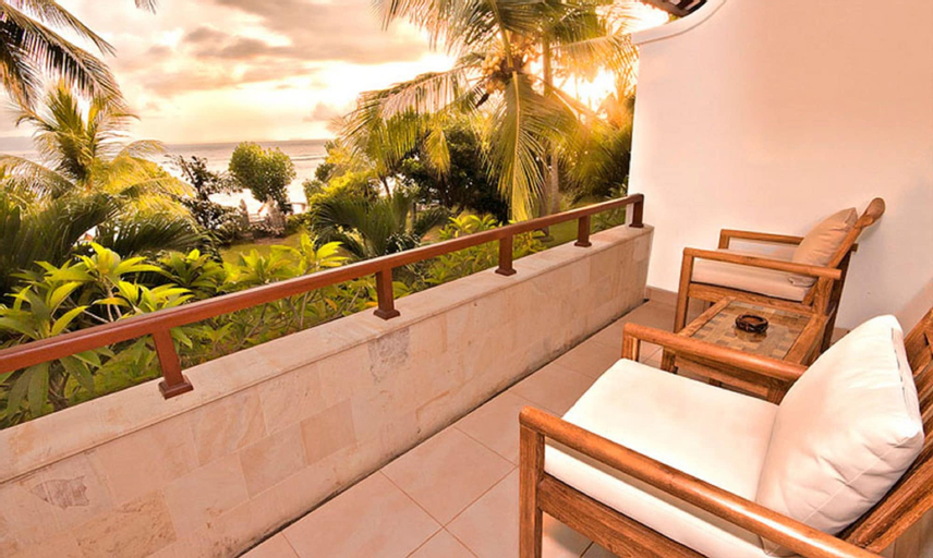 Exterior & Views 10