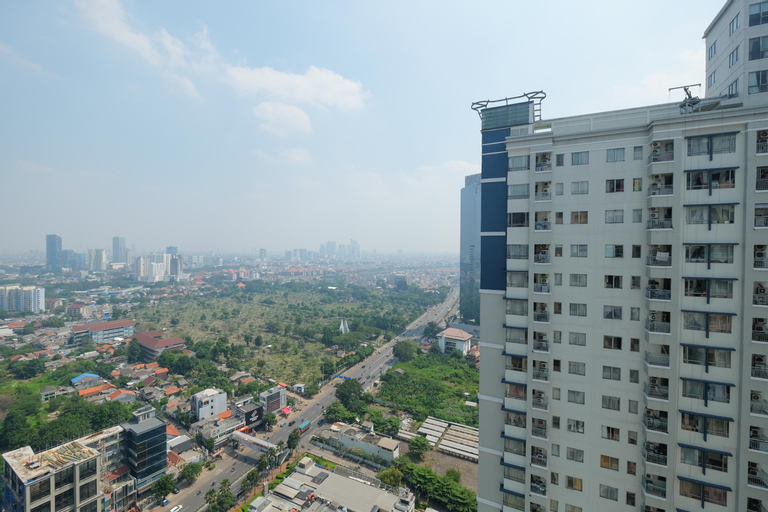 Exterior & Views 5, Comfy and Modern 2BR at Sudirman Park Apartment By Travelio, Central Jakarta