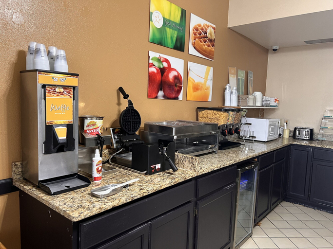 Food & Drinks 5, Quality Inn Maysville, Mason