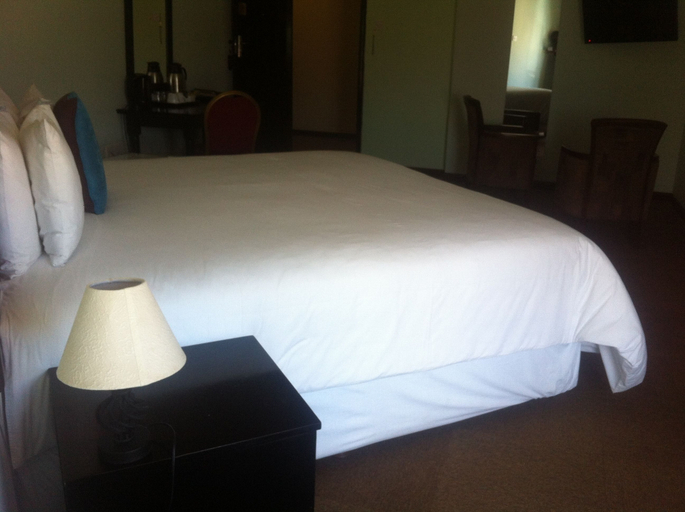 Bedroom 2, Exec Closets Hotel, Gaborone