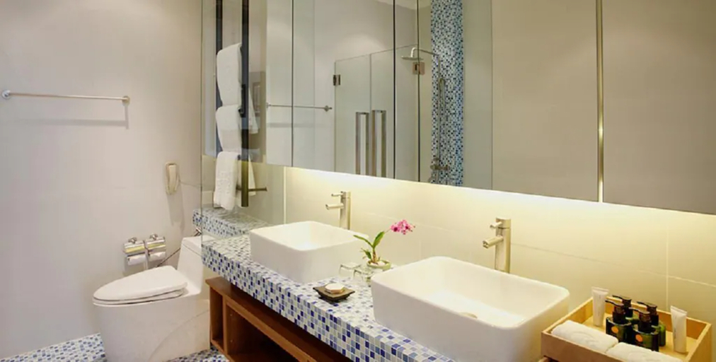 Pattaya Modus Beachfront Resort - Tap to explore photos