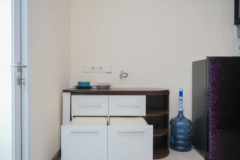 Room 4, Comfort And Elegant Studio Apartment At B Residence, South Tangerang