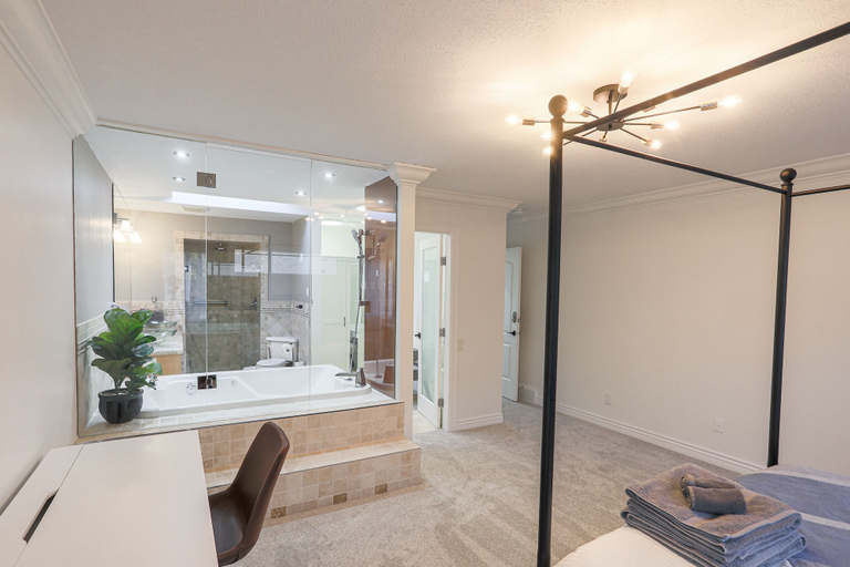 Bathroom, Stunning Views of the Okanagan Lake, Central Okanagan