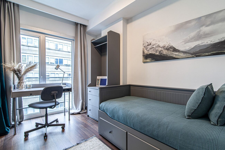 Room 2, Sleek Residence Flat With Great Location in Sisli, Şişli