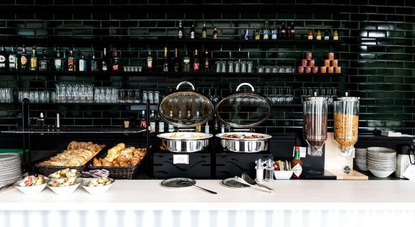 Food & Drinks 7