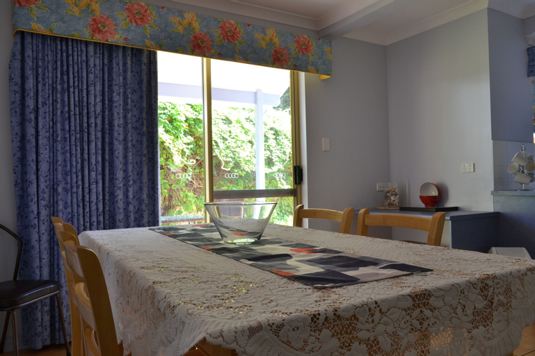 Dining Room 9