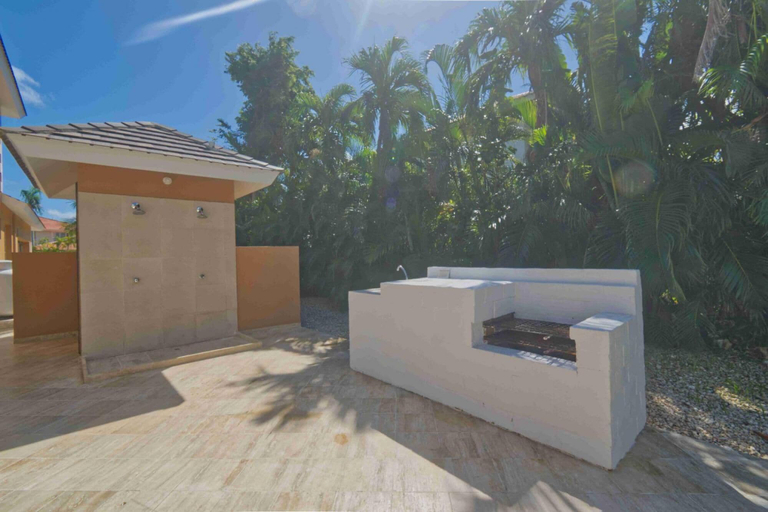 Room 2, Large Golf View Villa With Pool Jacuzzi and Staff, Salvaleon de Higuey