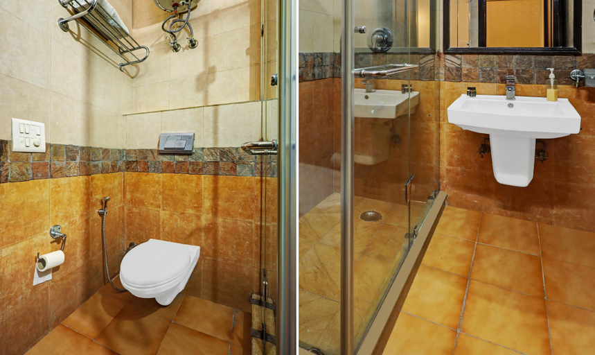 Bathroom 4, Itsy Hotels Connaught Mews, Delhi