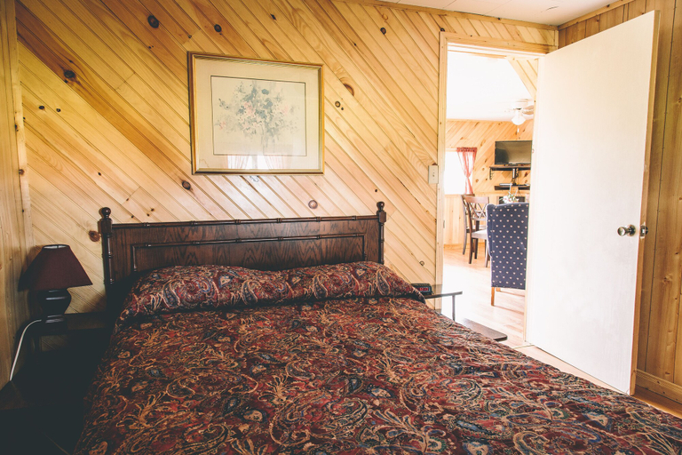 Bedroom 2, Island Life Cottage, Queens