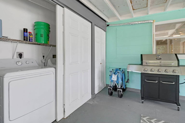 Exterior 5, 5811 Lauder St, Lee
