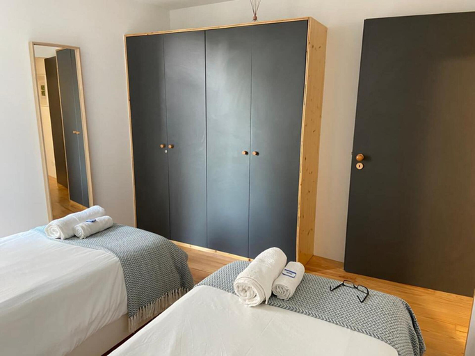 Bedroom 3, Cativo Flat - Lovely 2 Bedroom Duplex In Porto, Porto