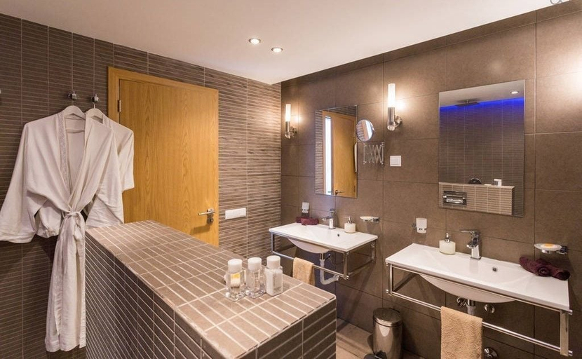 Bathroom 4, The Lake Villa Mountains & Sea view, Faro
