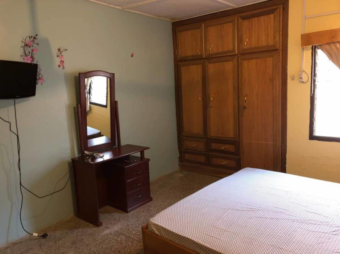 Bedroom 2, 3 Bed House Sleeps 6 - Parking, Wifi, Generator, Kumasi