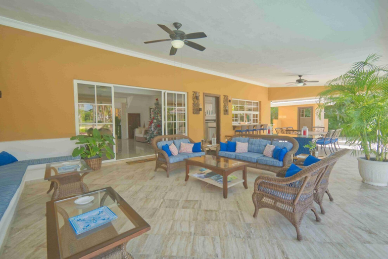 Room 4, Large Golf View Villa With Pool Jacuzzi and Staff, Salvaleon de Higuey