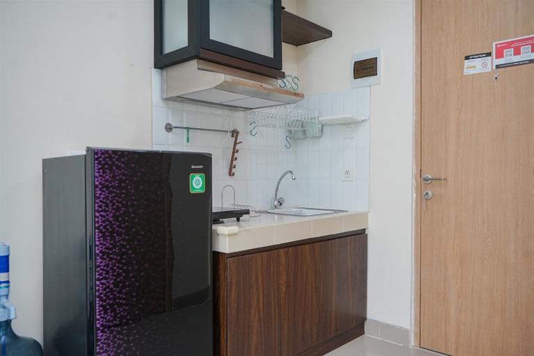 Private kitchen 2, Comfort And Elegant Studio Apartment At B Residence, South Tangerang