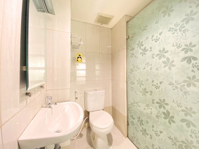 Bathroom 2, Luxury 2Br Apartment At Tamansari La Grande, Bandung