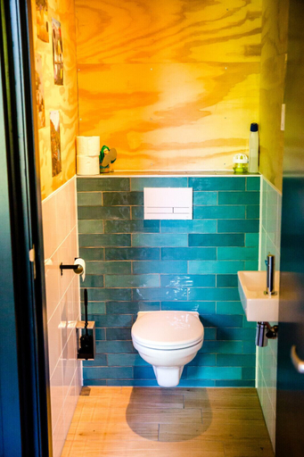 Room 5, Waterlodge Goudule in Nes, Boarnsterhim
