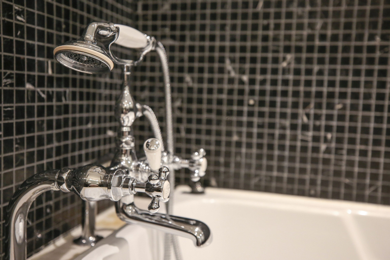 Bathroom 25