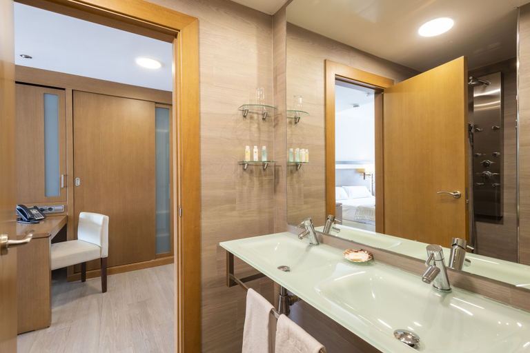 Bathroom 5, Hotel Condesa Mallorca, Baleares