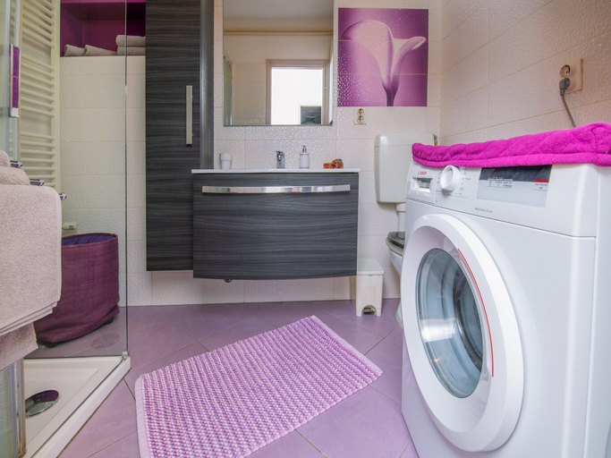 Bathroom 3, Apartment Point, Pula