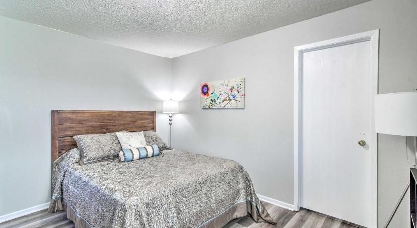 Unique Des Moines Apartment 2 Mi to Downtown, Polk