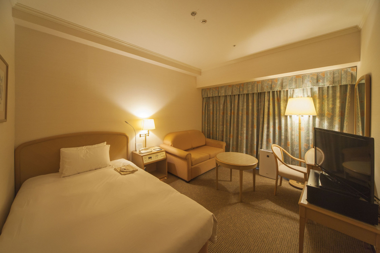 Bedroom 3, Kobe Seishin Oriental Hotel, Kobe