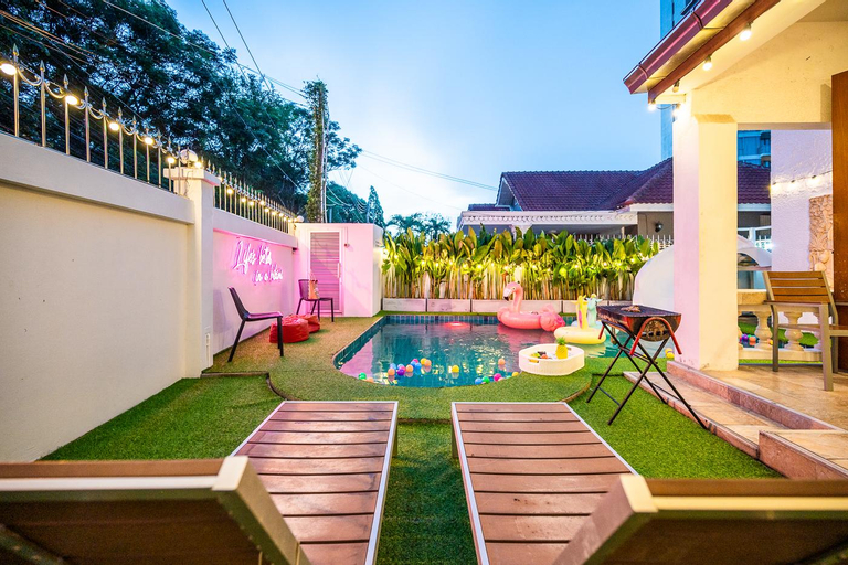 Exterior & Views 1, Wongamart Pool Villa , Pattaya