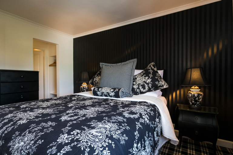 Bedroom 26