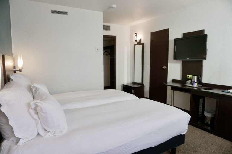 Bedroom 3, Golden Tulip Roissy Saint Witz, Val-d'Oise