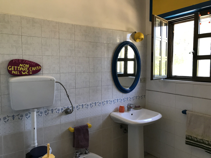 Bathroom, Cosy Apartment in a Relaxing Area Close to Lecce, Lecce